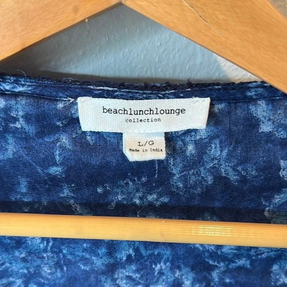beachlunchlounge Navy Floral Blouse - Picture 2 of 2